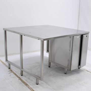 Стол производственный 1350х1350х900 с тумбой